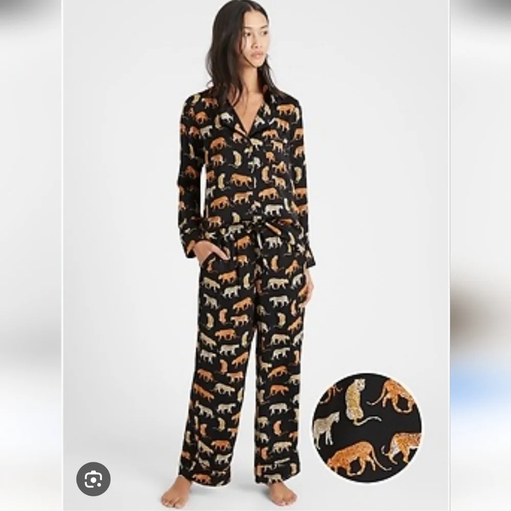 Banana Republic Satin Pajama Set with Safari Animal Print Size M